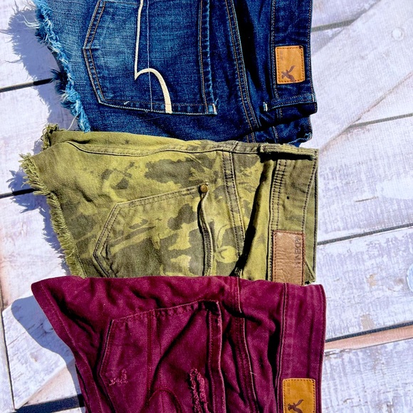 Women’s distressed shorts (8/M) American Eagle/H&M. Excellent condition-Fashion - Picture 4 of 7